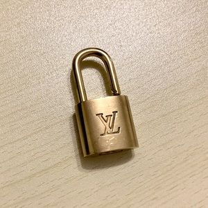 Authentic Louis Vuitton Padlock No key #323